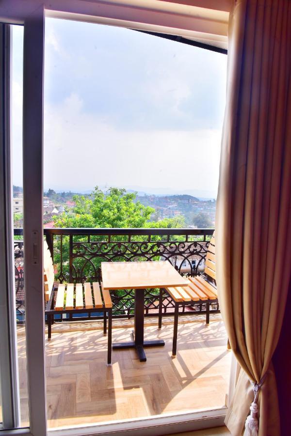 Hotel Coorg Palace Madikeri Dış mekan fotoğraf
