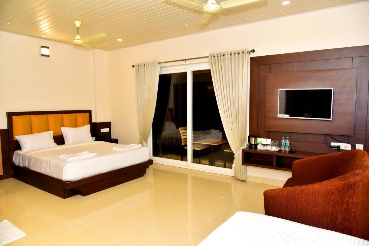 Hotel Coorg Palace Madikeri Dış mekan fotoğraf