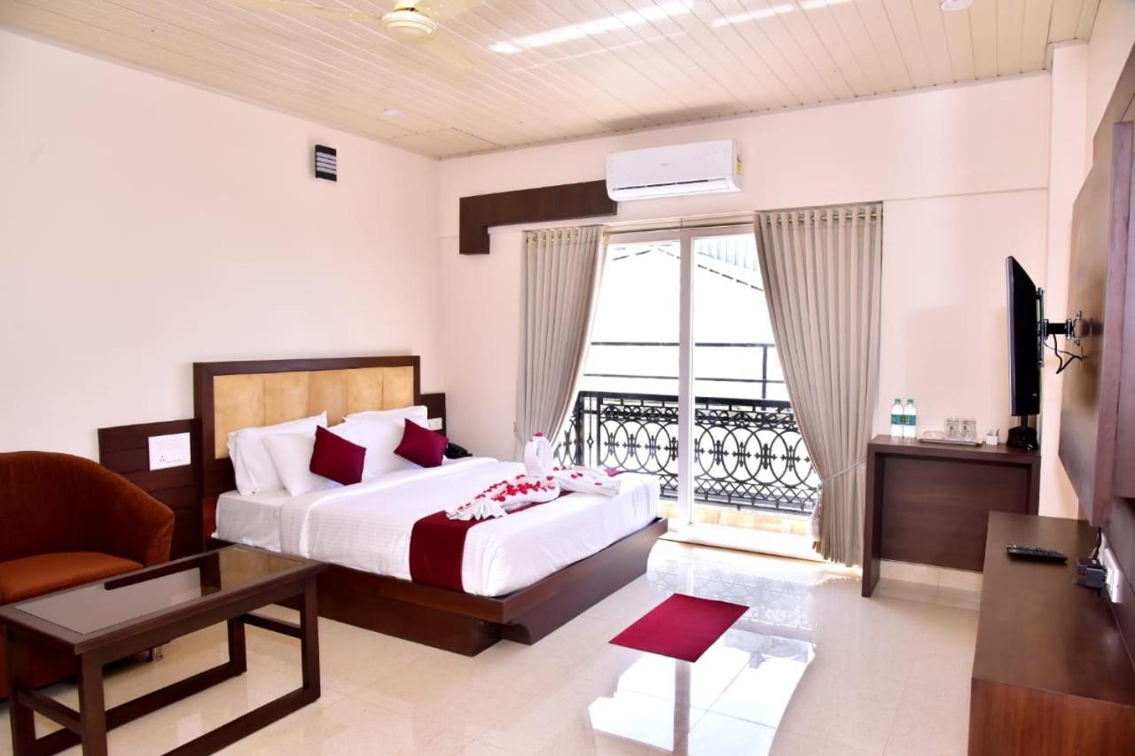 Hotel Coorg Palace Madikeri Dış mekan fotoğraf